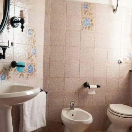 Dağ evi Pittulongu Chalet Sleeps 8 *