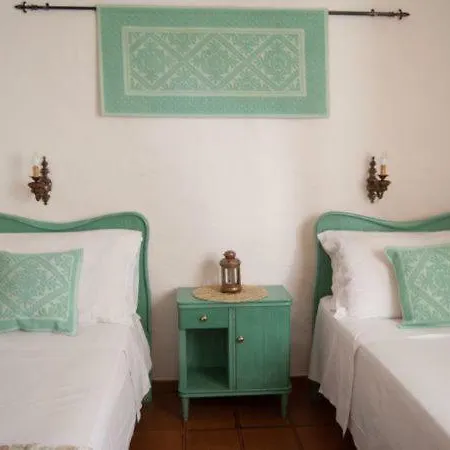 Pittulongu Chalet Sleeps 8 Dağ evi Olbia