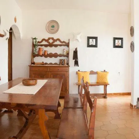 Pittulongu Chalet Sleeps 8 * Olbia