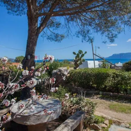 Dağ evi Pittulongu Chalet Sleeps 8 *