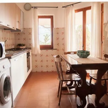 Pittulongu Chalet Sleeps 8 Dağ evi Olbia