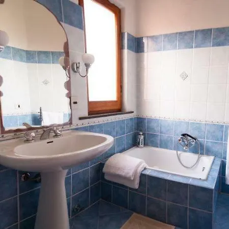 Dağ evi Pittulongu Chalet Sleeps 8